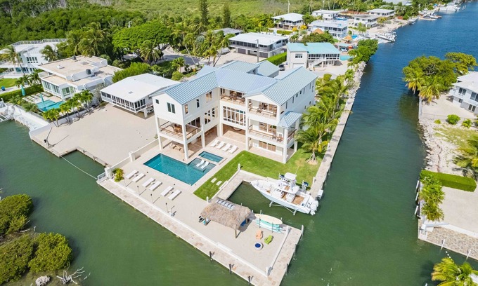 Plantation Key House | A Premier Oceanfront Estate in Islamorada