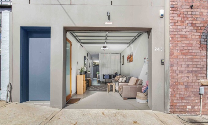 Forest Lodge House | A Private Garage Suite in Forest Lodge