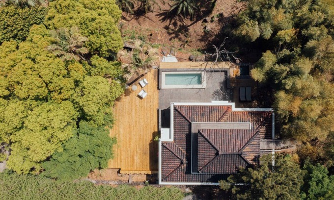 Jungmun House | A Private House with Greens and Natural Light of Jeju