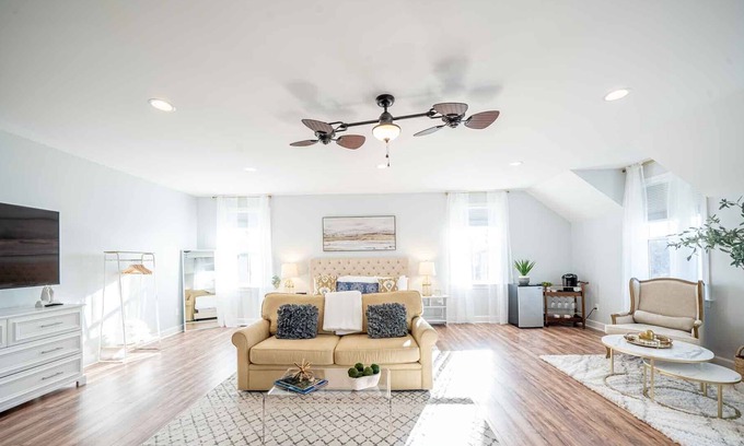 Leesburg Cottage | A Private Luxury Retreat for Bridal Party or Weekend Escape