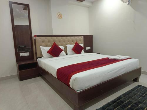 RR Nagar Bed & Breakfast | A R Daffodil inn guest line