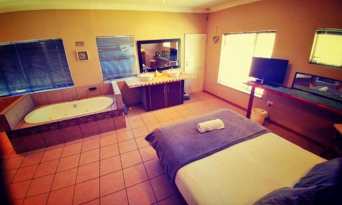 Bloemfontein Bed & Breakfast | A & R Guesthouse