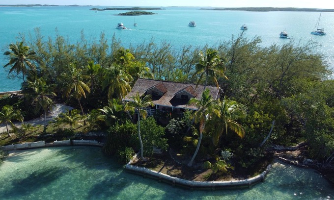 George Town Apartment | A rare combination of central location and private island seclusion