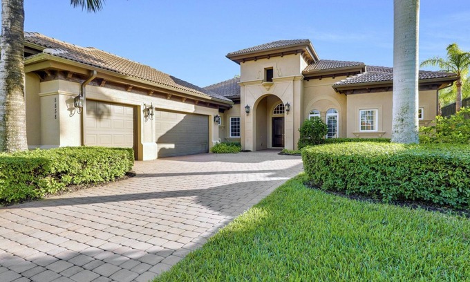 Naples House | A Rare Find! Lely Resort Single Family Home in Prestigious Majors Community