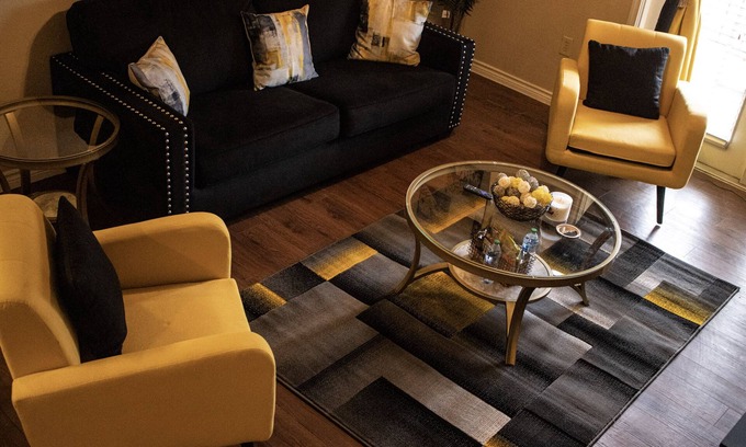 Midland Apartment | A Ray of Sunshine Getaway
