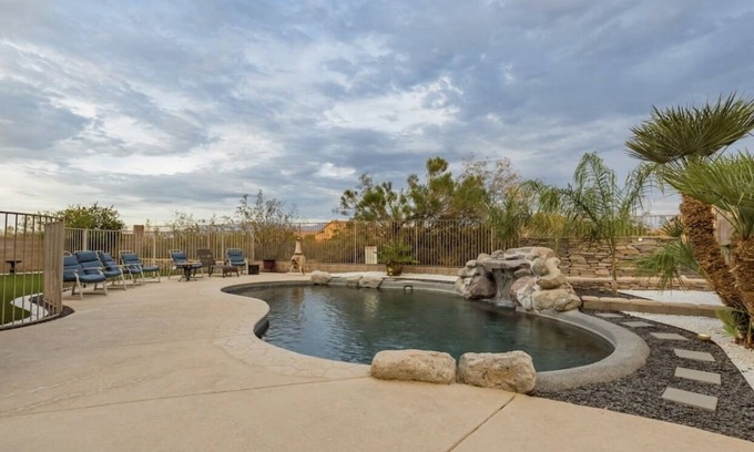 Continental Reserve House | A Real Gem- Your Modern Oasis Awaits! Pool/Indoor Sauna/Work Out Room