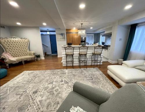 Washington Square West Apartment | A Regal Retreat- Exclusive Parking, Prime Location