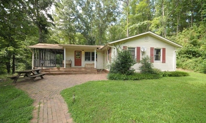 Waldo Cabin | A remote cabin surrounded by Forests, Creeks, and near Cheaha!