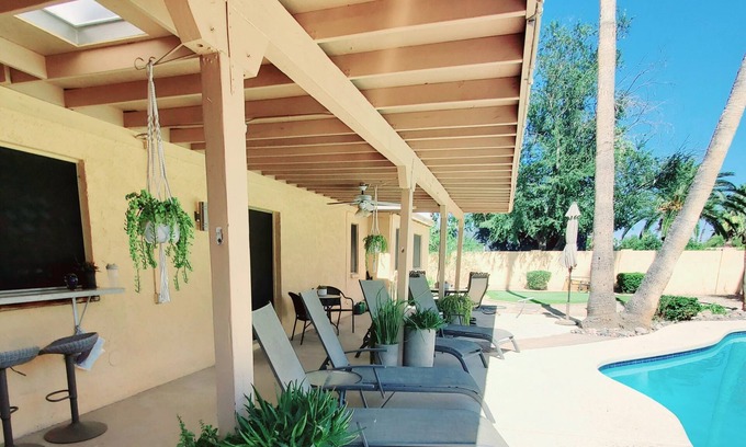 Raskin Estates House | A RENTAL that has it ALL so you can RELAX & UNWIND w/Complimentary heated pool