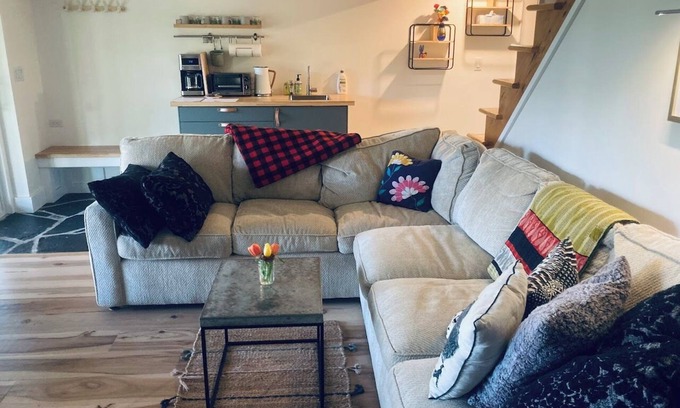 Georgian Bluffs Apartment | A restful stay in Georgian Bluffs