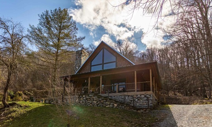 Sugar Grove Cabin | A River Mist Walk - Walk to river! Pet friendly, hot tub, pool table.