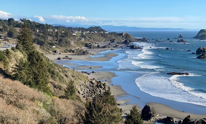 Brookings Condo | A Romantic Getaway at the "White Water Cove" At Ocean View Rainbow Rock!