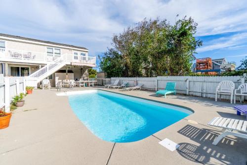 Sandbridge House | A Salty Dog