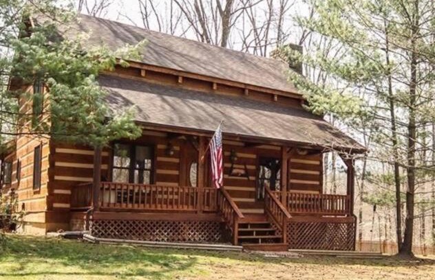 Nineveh House | A !!!! secluded Brown County Cabin retreat !!!!