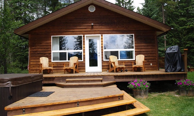 Golden Cabin | A Secluded Mountain Paradise - surrounded by the river, trees and wildlife