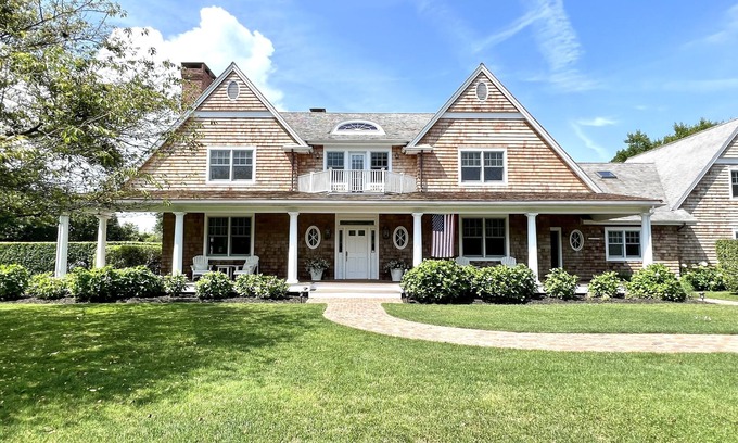 Village of Southampton House | A SERENE HAMPTONS ESCAPE- SOUTH OF THE HIGHWAY