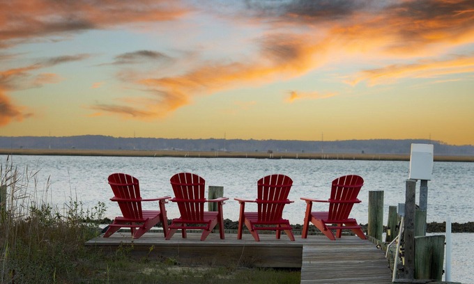 Chincoteague House | A Shore Joy - Private Pool - Waterfront with Pier!