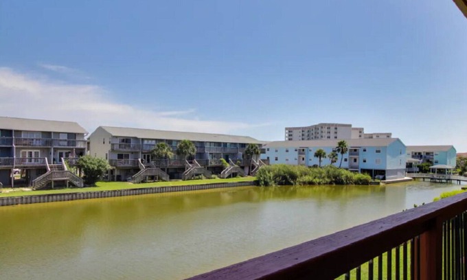 Pensacola Beach House | A SHORE THING PENSACOLA BEACH FLORIDA STEPS FROM THE GULF OF MEXICO