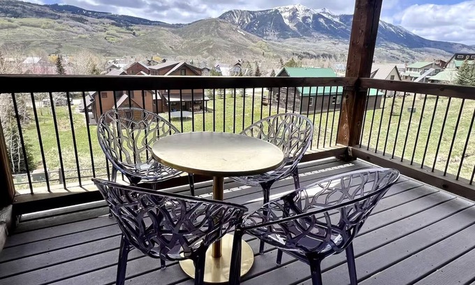 Crested Butte South House | A Slice of Paradise: Mountain Views, Hot Tub & Breathtaking Stars