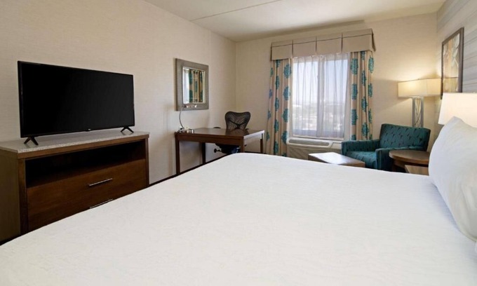 Albuquerque Hotel | A Slice of Paradise! Indoor Pool, Pets Allowed, Free Shuttle, Free Parking!