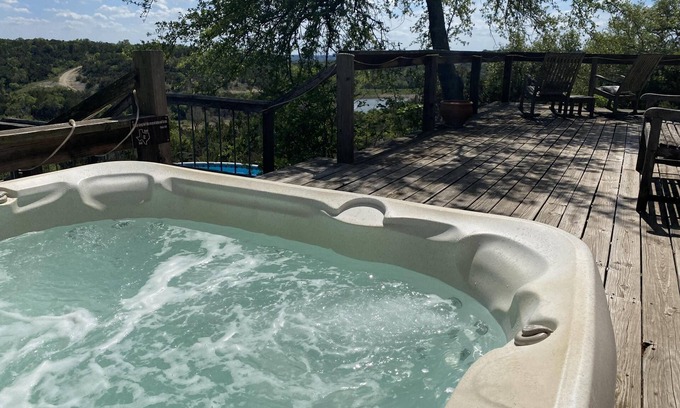 Wimberley House | "A slice of paradise" Wonderful cabin w/amazing views, private pool and hot tub