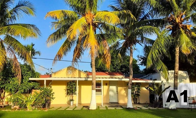 Coral Way Bed & Breakfast | A small, private bedroom & bathroom Little Havana in Miami A1