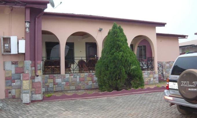 Kumasi House | A Spacious 3 Bedroom House