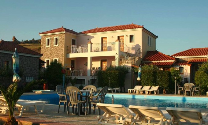 Anaxos Apartment | A spacious and bright studio with balcony no123