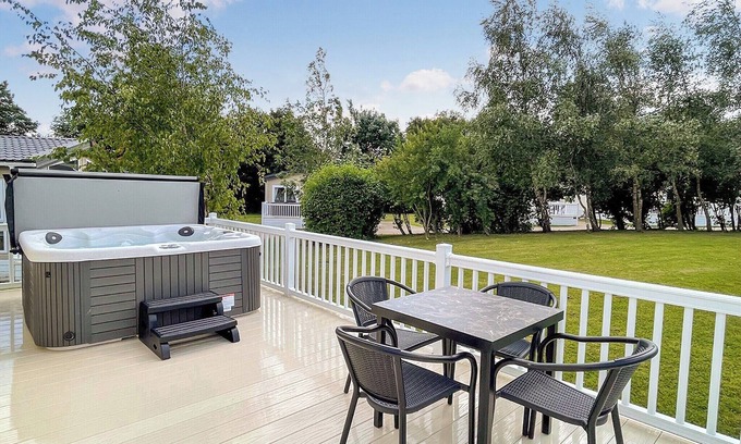 Langham House | A spacious lodge with one master double with en suite shower room.