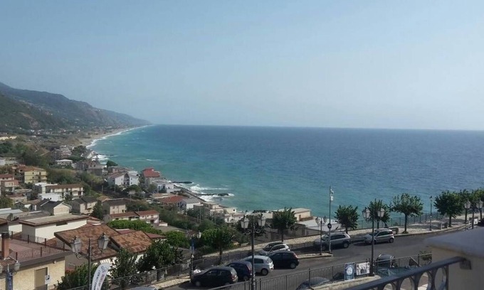 San Lucido Apartment | A spectacle of nature . classic