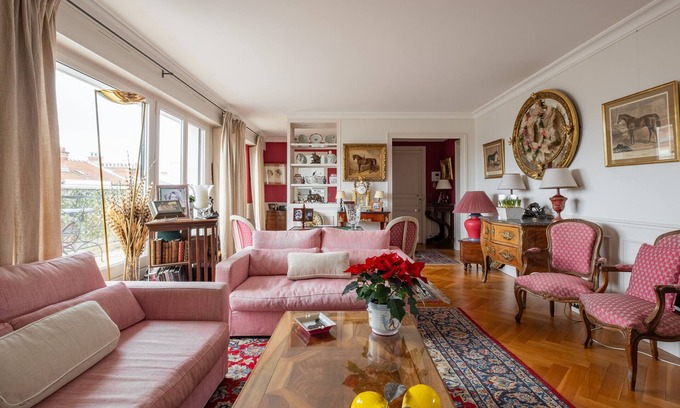 Centre Ville Apartment | A Study in Pink, by Veeve