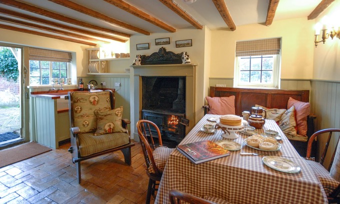 Saxmundham Cottage | A stunning character cottage in a Nature Reserve - Laundry Cottage