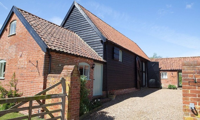 Halesworth House | A stunning converted Suffolk Barn, Chediston, Halesworth nr Southwold
