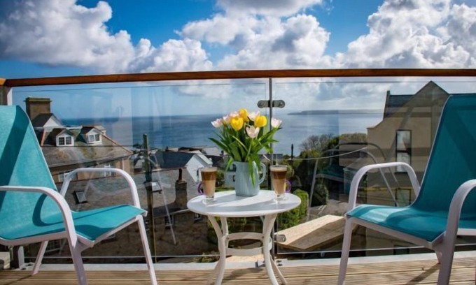 St Ives Apartment | A stunning penthouse apartment with spectacular views over St Ives Bay.