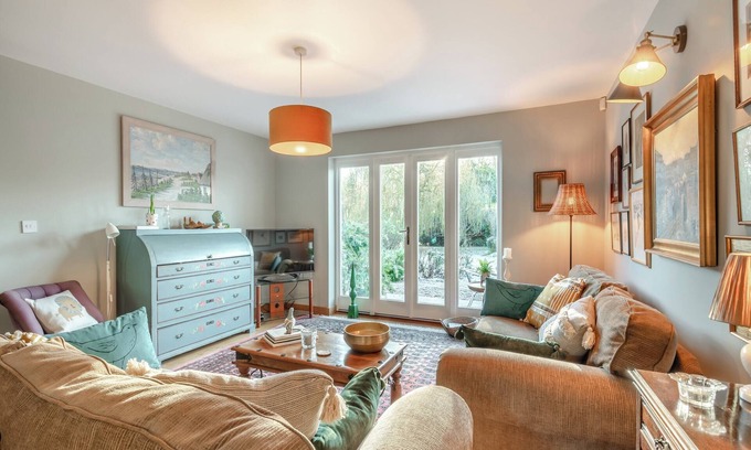 East Dereham Cottage | A sumptuous holiday retreat – the perfect getaway.