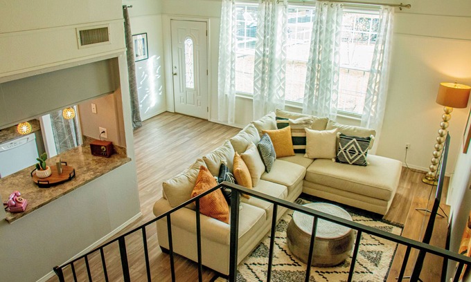 Canyon House | A sweet stay on Cherrywood Square