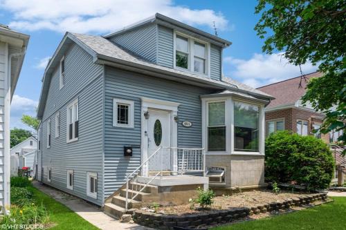 Chicago House | A terrific house for a large group.
