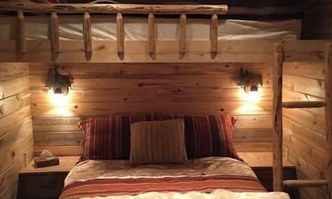 Pine Hollow House | A Tiny Home by the Lake with air conditioning!