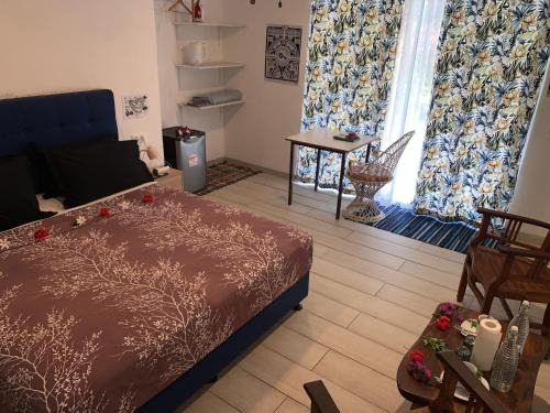 Faaa House | "A Tomo Mai Homestay" Airport, Free WiFi, Breakfast optional