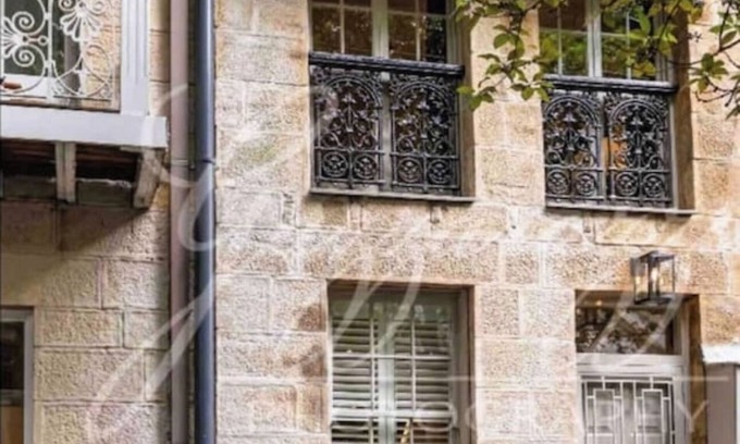 Darlinghurst House | A Touch of Soho: Luxurious Historic Residence