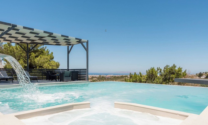 Heraklion Villa | A Tranquil Gem with Panoramic Seaview & Easy Access to Heraklion Town