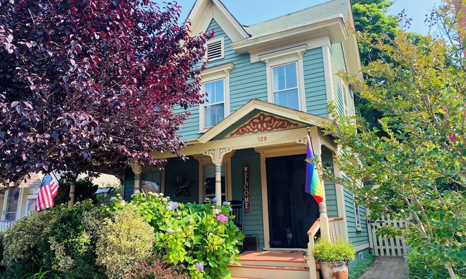 Ocean Grove House | A transportive 3-BR beach house at the Jersey shore.