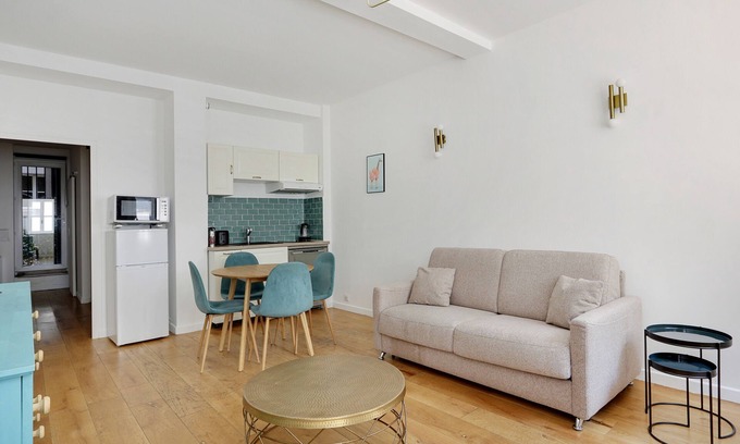 Quartier de l'Ecole-Militaire Apartment | A Trendy 1-BDR Apartment in Saint Germain