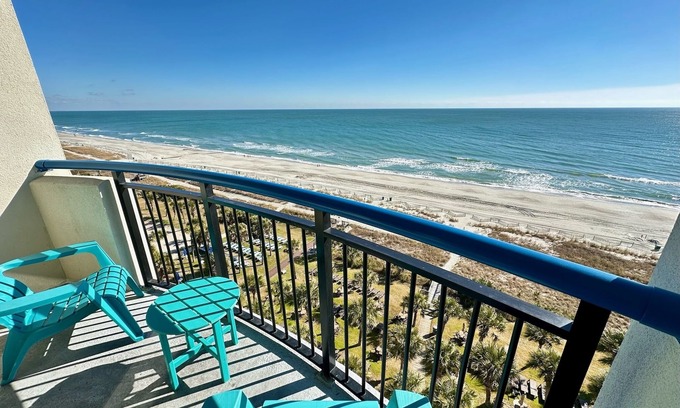 Myrtle Beach Condo | A Tropical Retreat: An Escape to the Coast