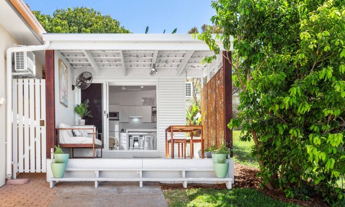 Barlows Hill House | A unique guest house, with views to Keppel Islands