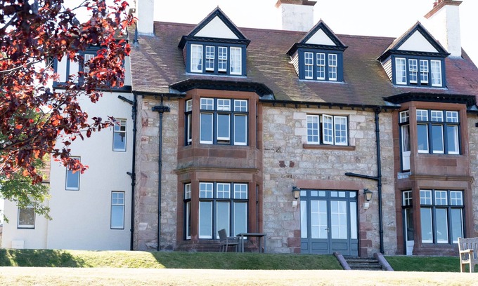North Berwick House | A unique, spectacular detached home in a much sought-after area with unbeatable panoramic sea views.