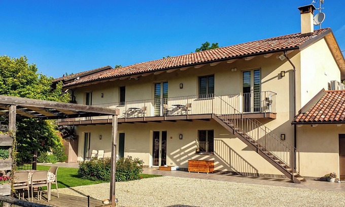 Alba Apartment | A vacation in the midst of nature just a stone's throw from Alba?