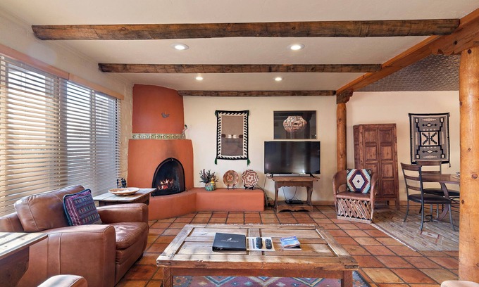 Northeast Santa Fe House | A Very "Santa Fe" Condo Blocks From The Plaza @ Fort Marcy