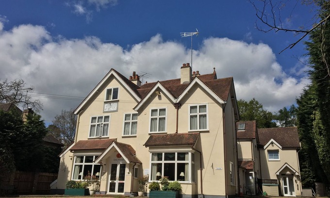 Crowthorne Hotel | A warm welcome awaits you at The Dial House Hotel and Restaurant in Crowthorne.