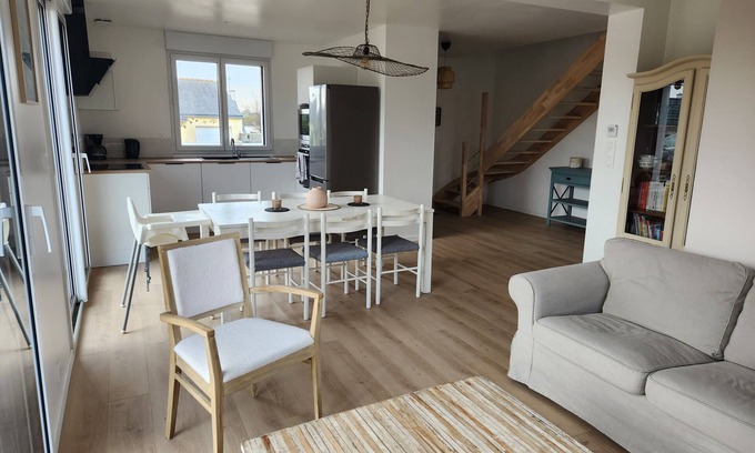Ploudalmezeau House | A Welcoming and Warm Place Only 5 Minutes Walk from the Sea (450 m)